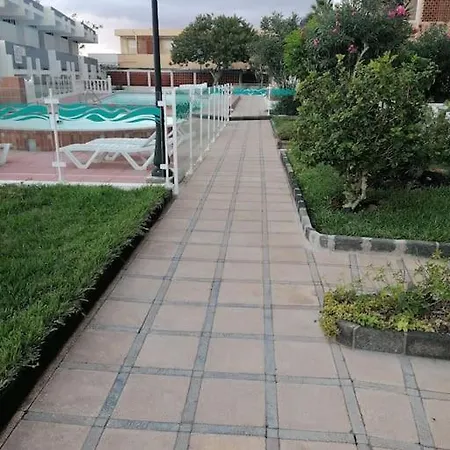 Quiet & Bright With Private Garden