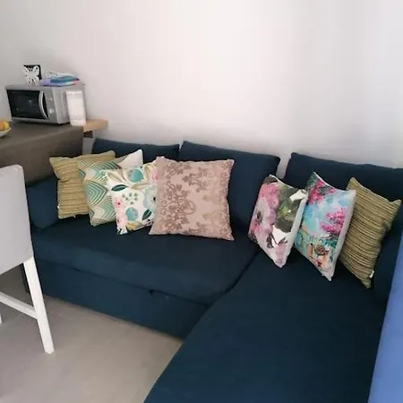 Quiet & Bright With Private Garden Apartament *